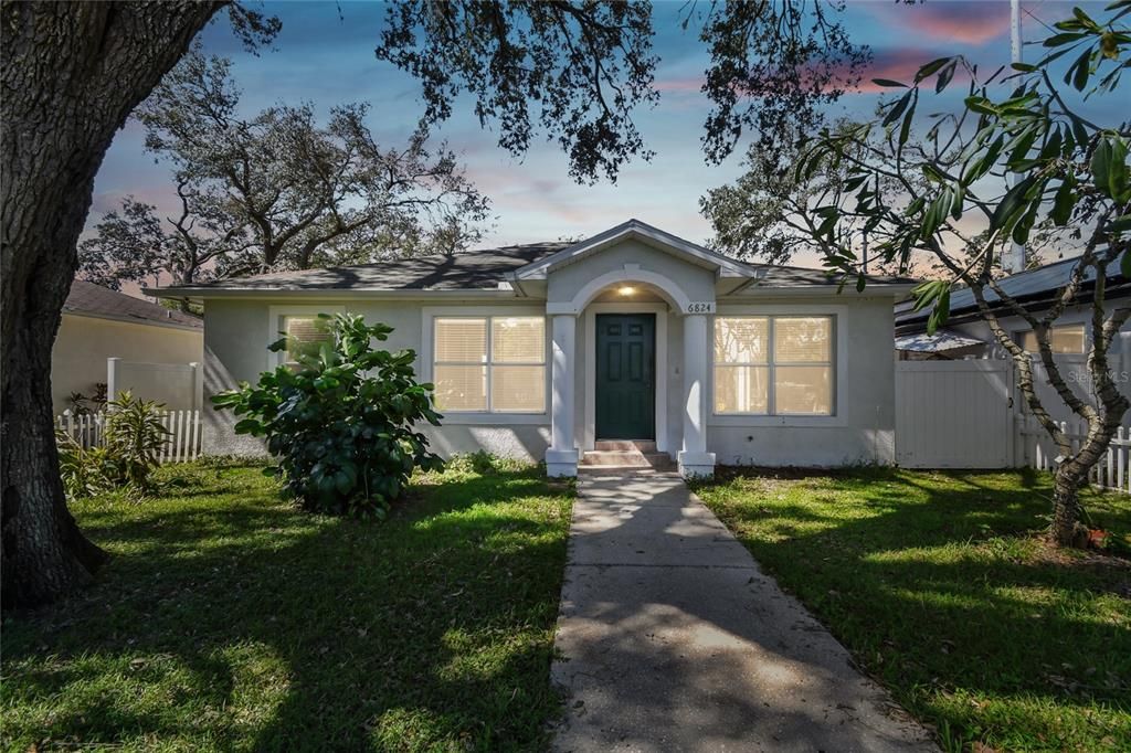 For Sale: $419,000 (3 beds, 2 baths, 1188 Square Feet)