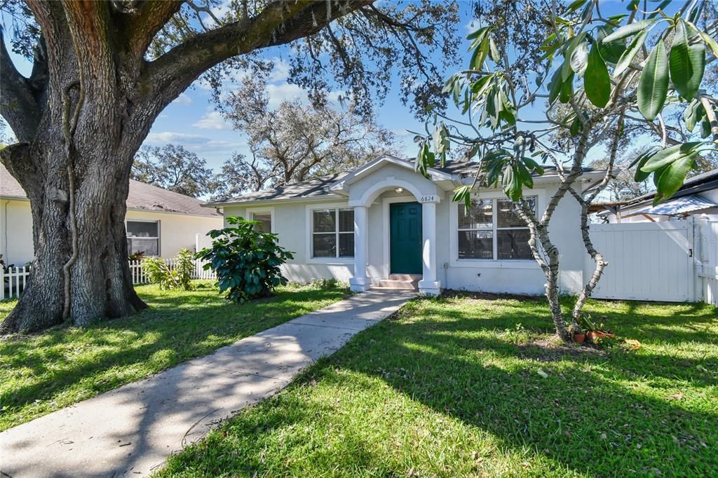 For Sale: $419,000 (3 beds, 2 baths, 1188 Square Feet)