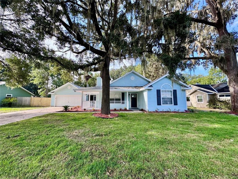 Active With Contract: $399,900 (3 beds, 2 baths, 1436 Square Feet)