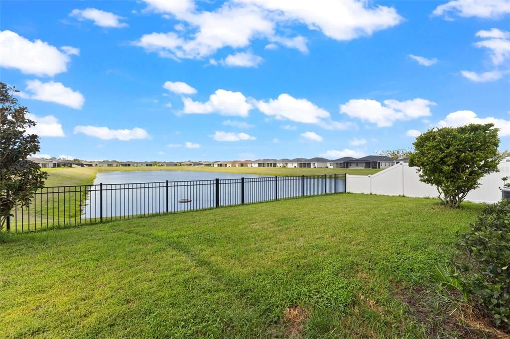 For Sale: $565,000 (3 beds, 2 baths, 1989 Square Feet)