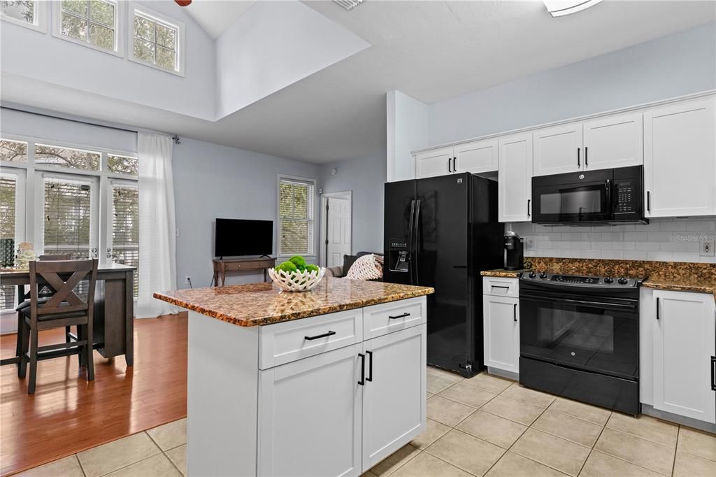 For Sale: $277,000 (3 beds, 2 baths, 1269 Square Feet)