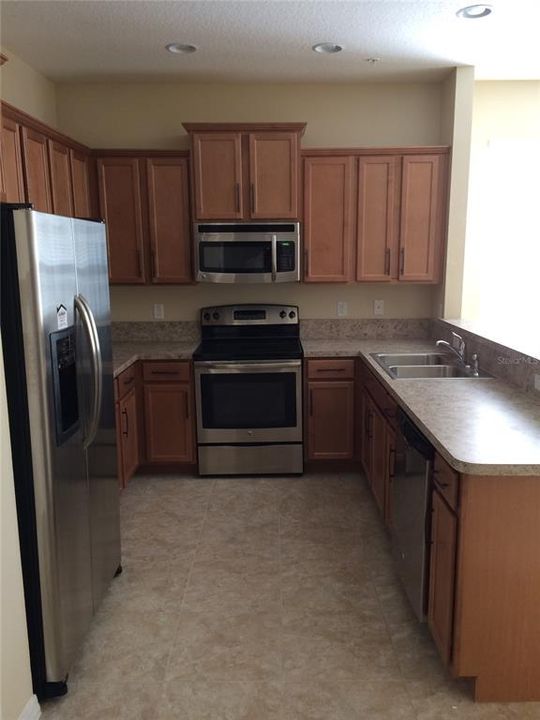 For Rent: $2,450 (3 beds, 2 baths, 1771 Square Feet)