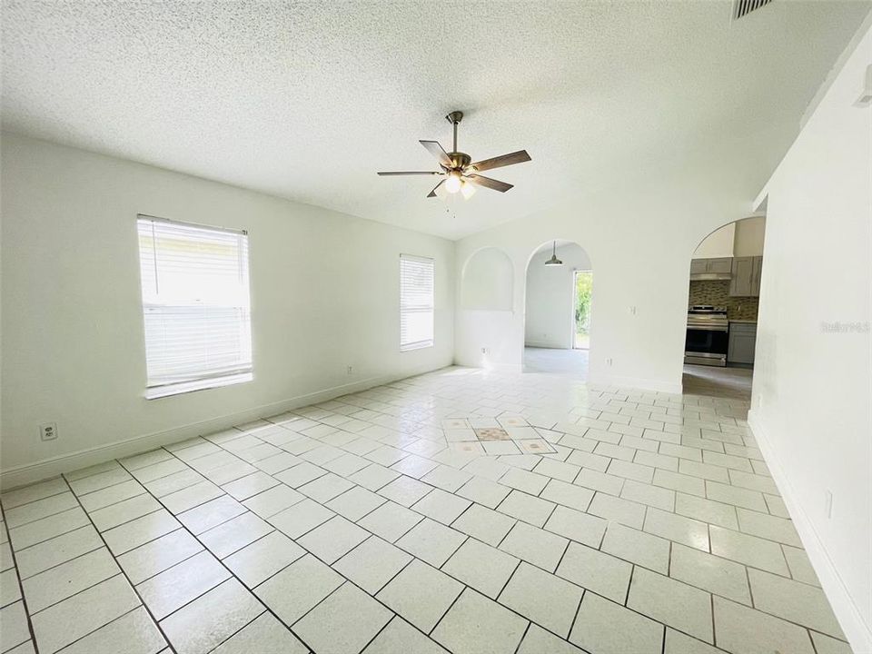 For Rent: $2,495 (4 beds, 2 baths, 1533 Square Feet)