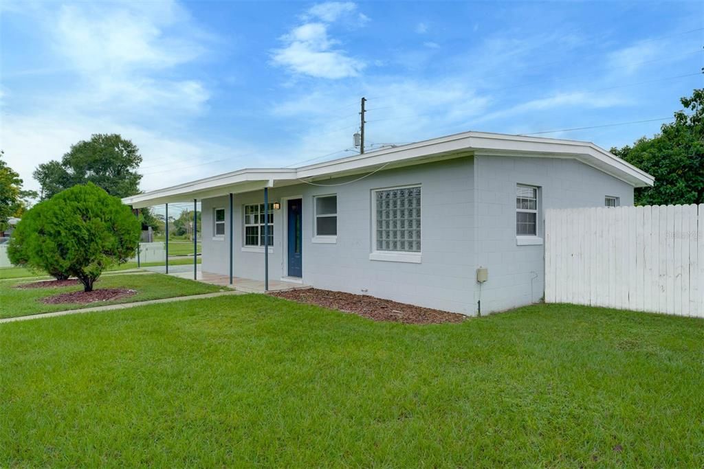 For Sale: $329,900 (3 beds, 2 baths, 1104 Square Feet)