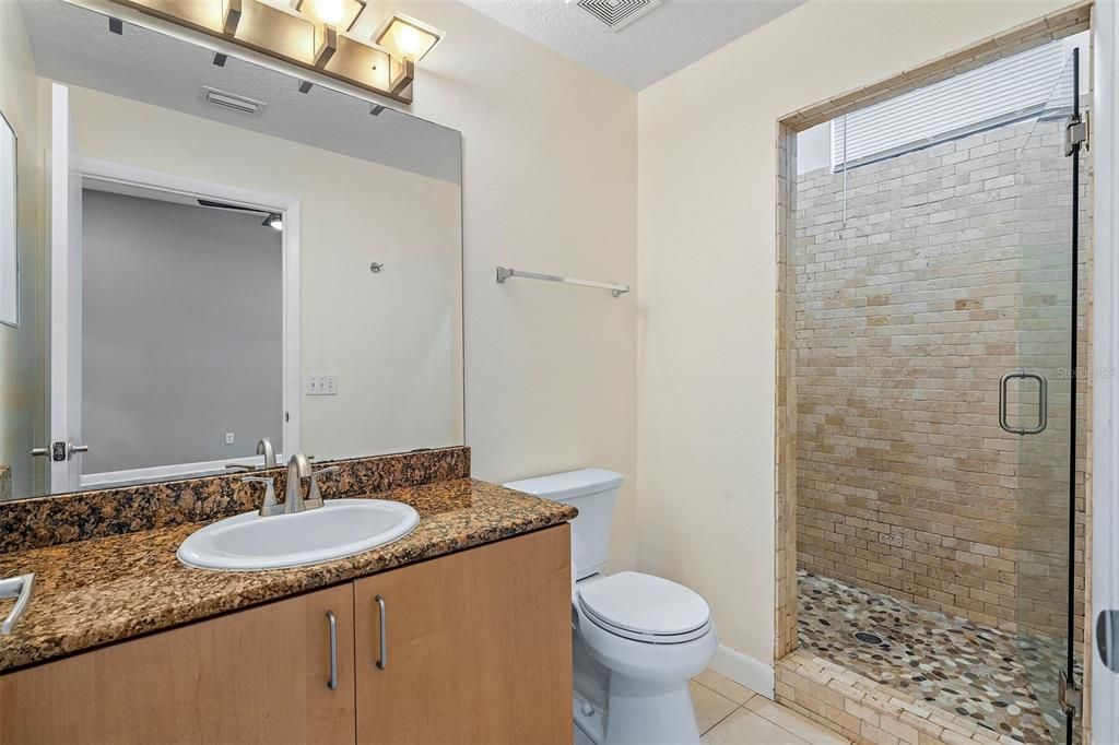 For Sale: $469,000 (2 beds, 2 baths, 1298 Square Feet)