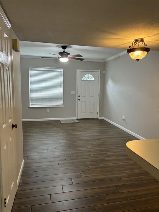 For Rent: $1,750 (2 beds, 1 baths, 882 Square Feet)