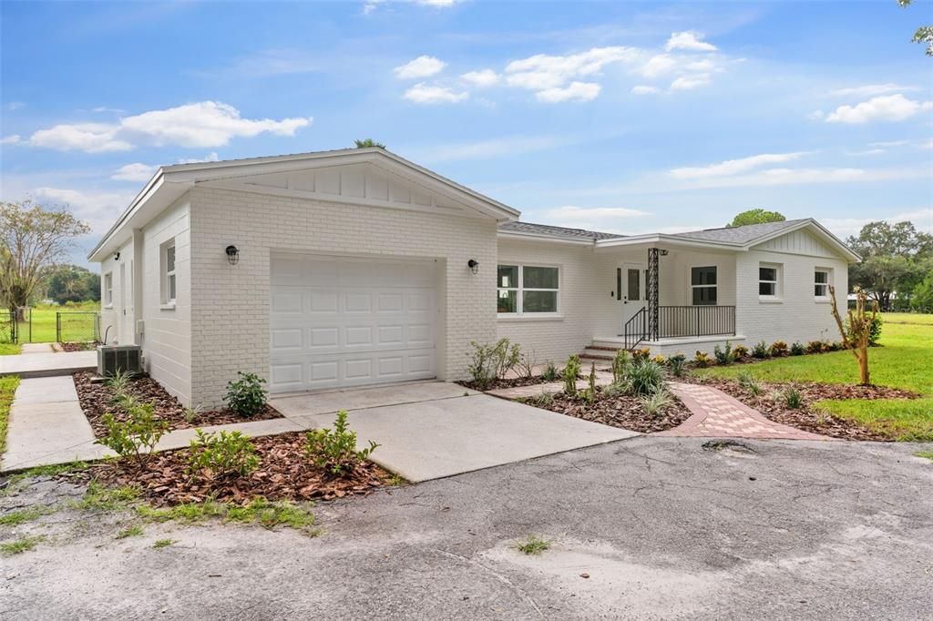 For Sale: $899,900 (4 beds, 2 baths, 3014 Square Feet)