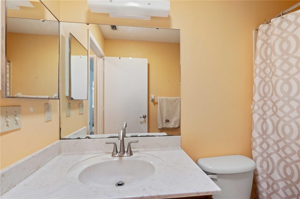 For Sale: $154,990 (2 beds, 2 baths, 1215 Square Feet)