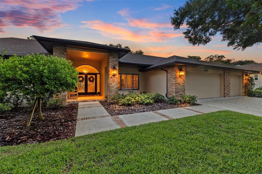 For Sale: $1,000,000 (4 beds, 3 baths, 2922 Square Feet)