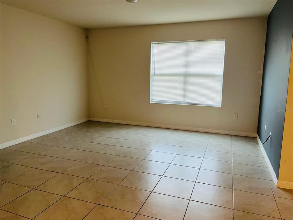 For Rent: $2,400 (4 beds, 2 baths, 1846 Square Feet)