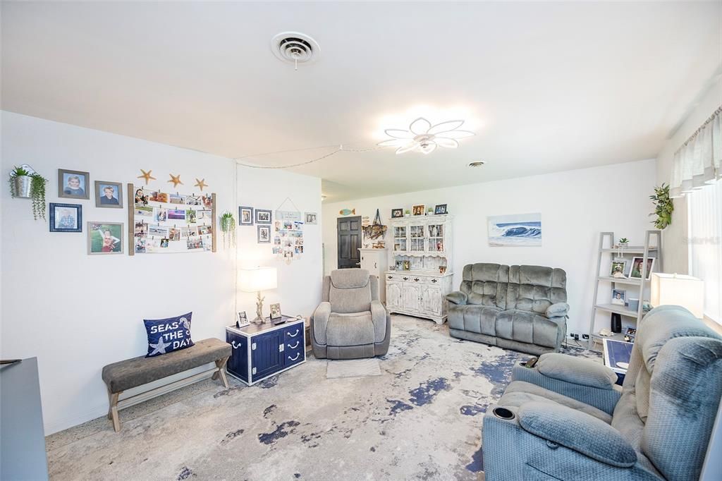 For Sale: $525,000 (3 beds, 1 baths, 1162 Square Feet)