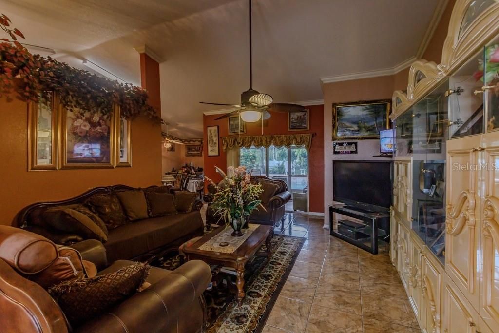 For Sale: $450,000 (3 beds, 2 baths, 1859 Square Feet)