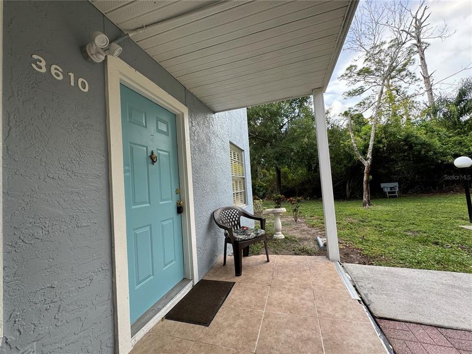 For Rent: $1,600 (2 beds, 2 baths, 912 Square Feet)