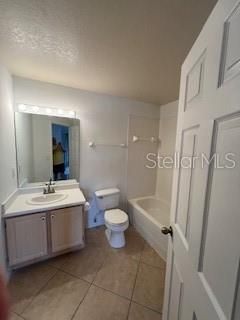 For Rent: $1,900 (2 beds, 2 baths, 975 Square Feet)