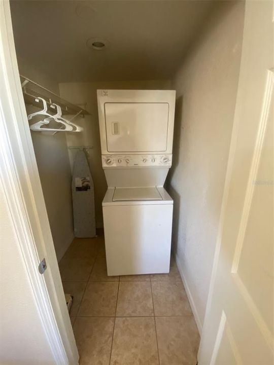 For Rent: $2,000 (2 beds, 1 baths, 1200 Square Feet)