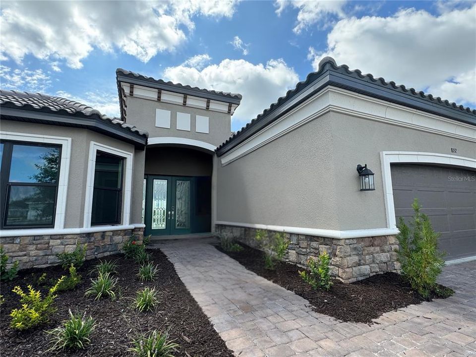 Recently Sold: $1,103,739 (3 beds, 3 baths, 2929 Square Feet)