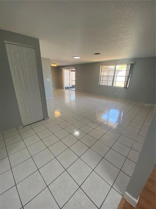 For Rent: $2,500 (3 beds, 2 baths, 1220 Square Feet)