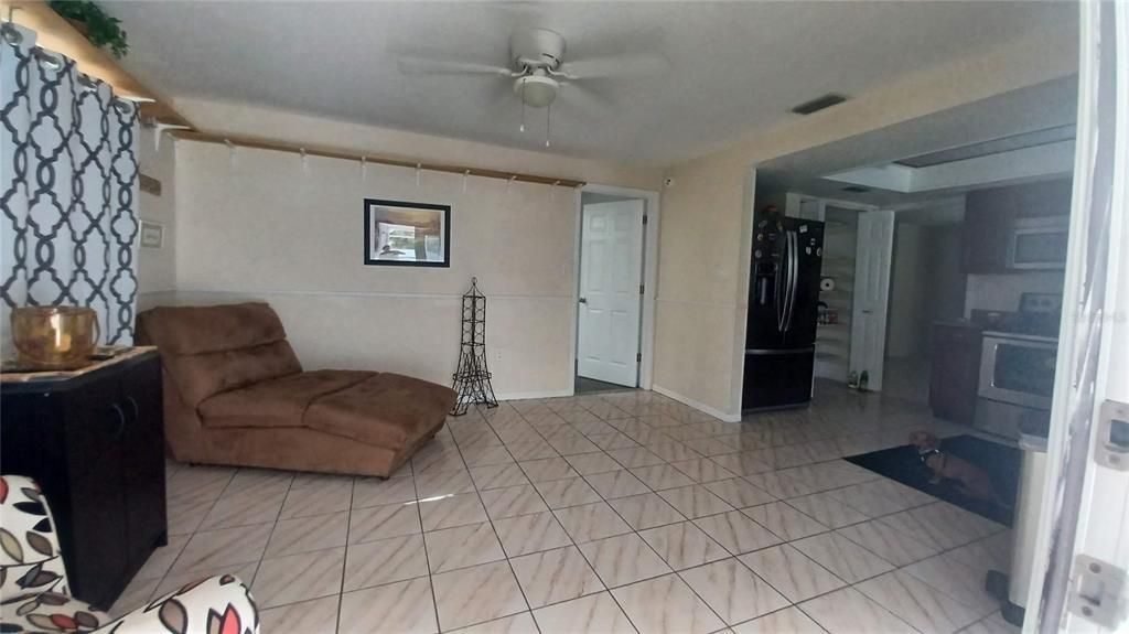 For Rent: $3,200 (3 beds, 2 baths, 1526 Square Feet)