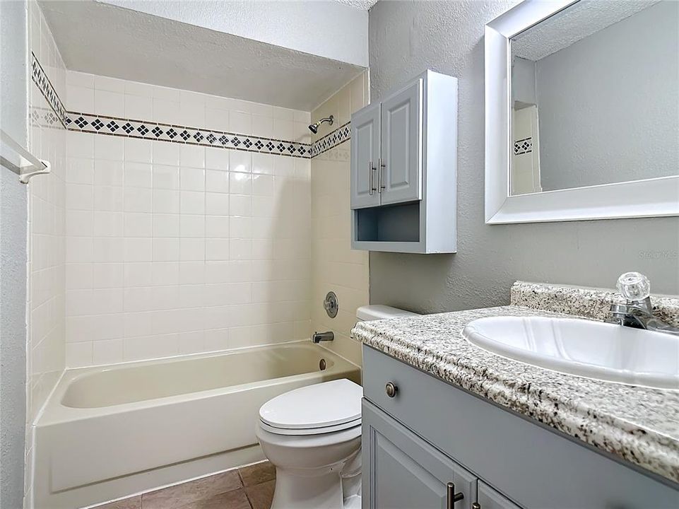 For Sale: $274,900 (2 beds, 2 baths, 1105 Square Feet)