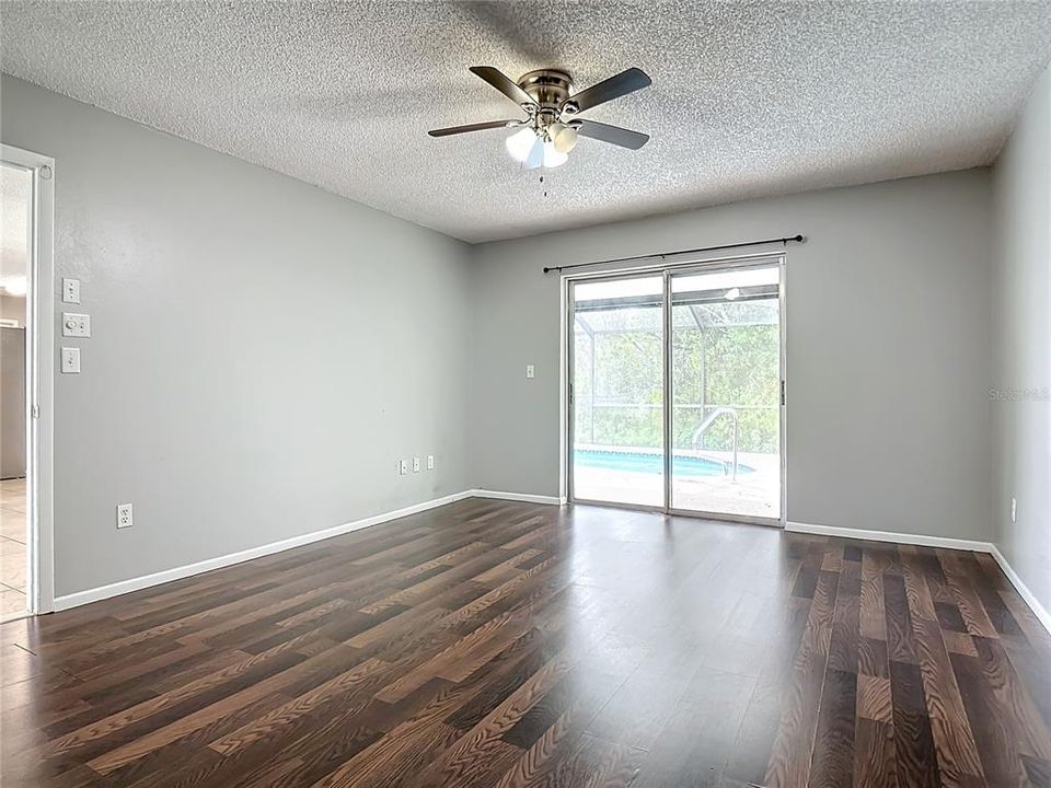 For Sale: $274,900 (2 beds, 2 baths, 1105 Square Feet)