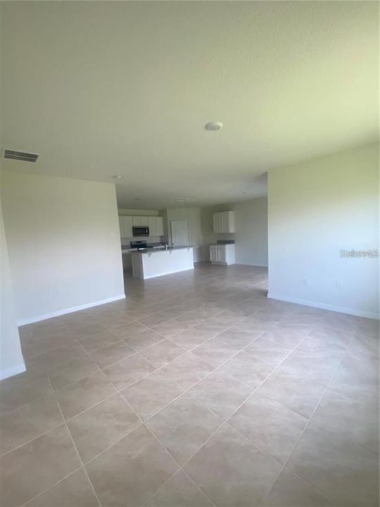 For Rent: $1,995 (4 beds, 2 baths, 1828 Square Feet)