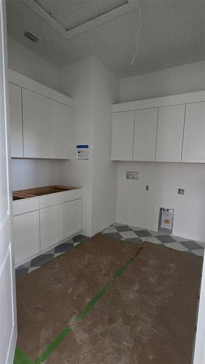 Active With Contract: $2,599,000 (5 beds, 5 baths, 3780 Square Feet)