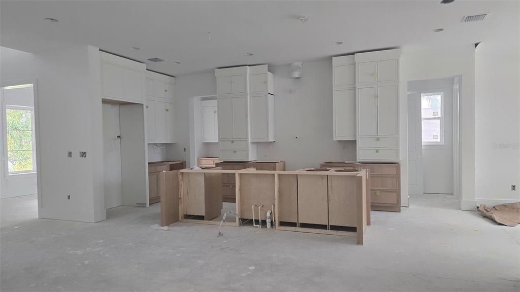 Active With Contract: $2,599,000 (5 beds, 5 baths, 3780 Square Feet)