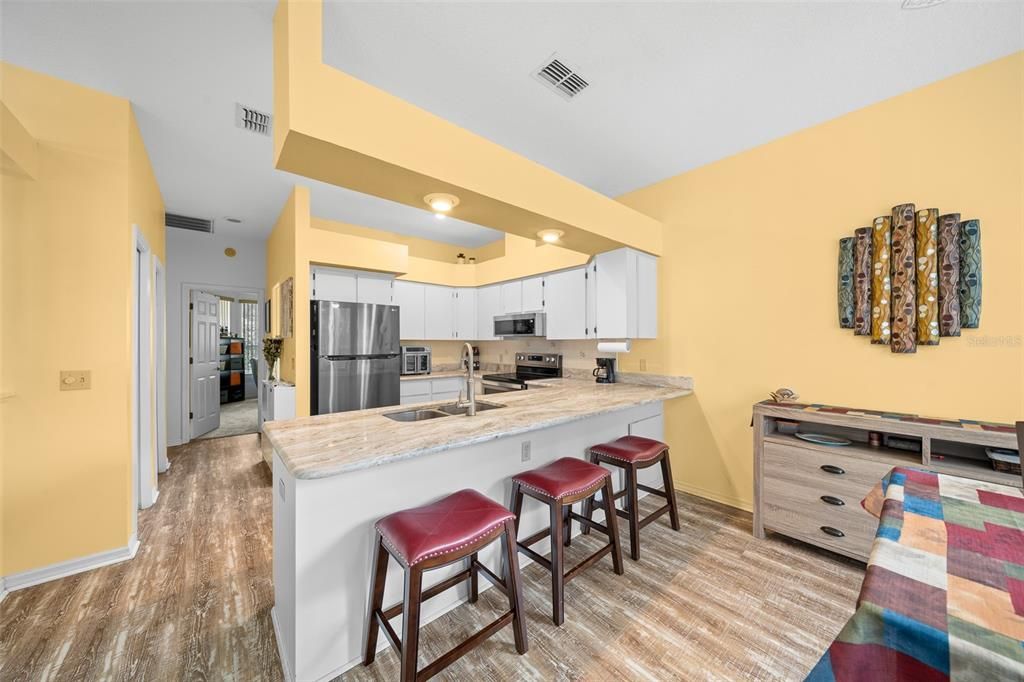 For Sale: $319,900 (2 beds, 2 baths, 1483 Square Feet)