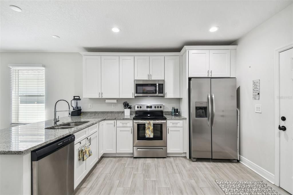 For Sale: $375,500 (3 beds, 2 baths, 1282 Square Feet)