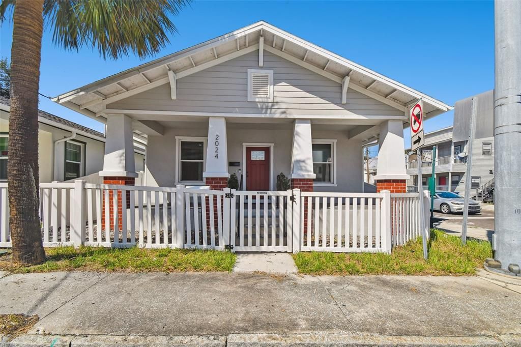 For Sale: $375,500 (3 beds, 2 baths, 1282 Square Feet)