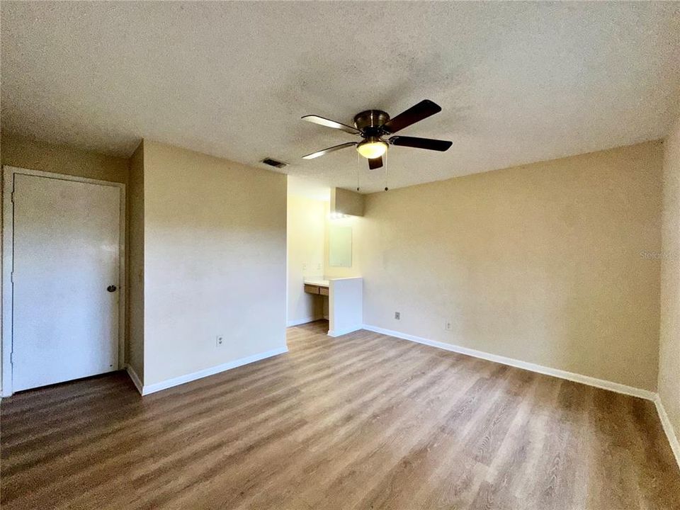 For Rent: $2,150 (3 beds, 2 baths, 1422 Square Feet)