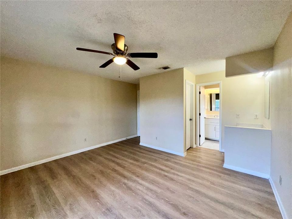 For Rent: $2,150 (3 beds, 2 baths, 1422 Square Feet)