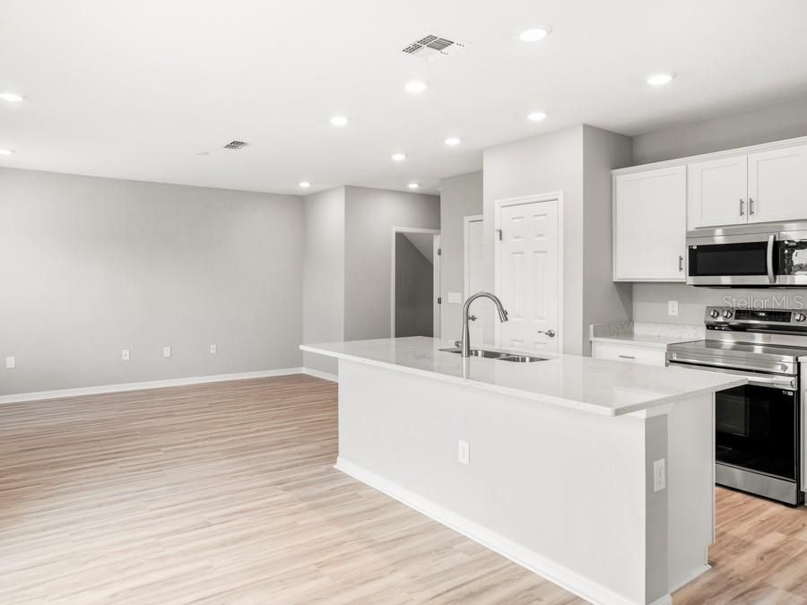 For Sale: $368,710 (3 beds, 2 baths, 1568 Square Feet)