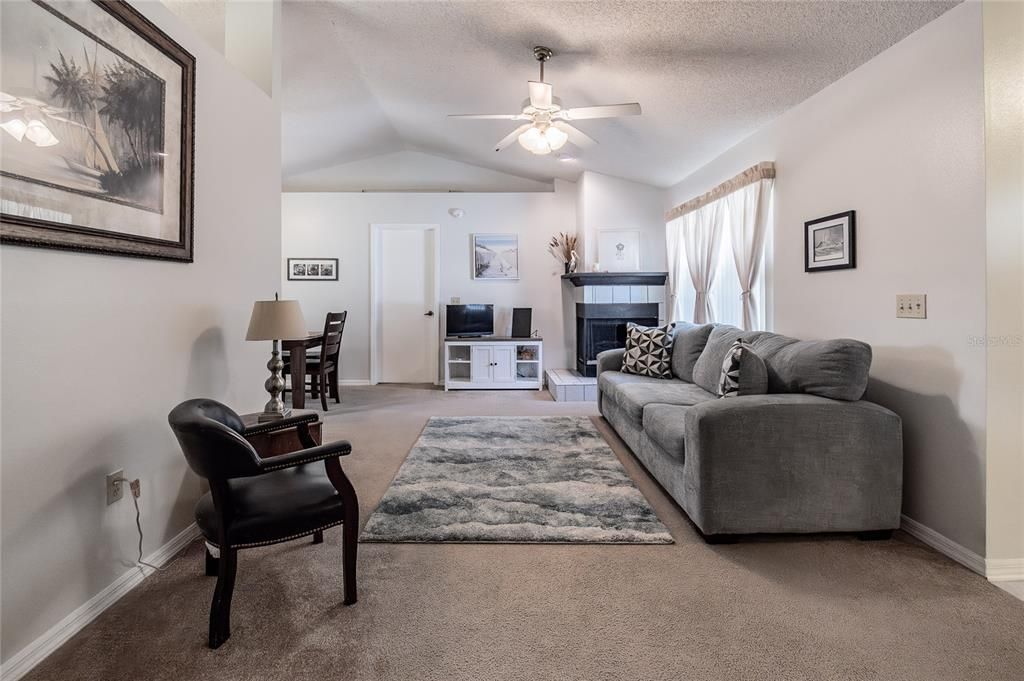 For Sale: $289,900 (3 beds, 2 baths, 1265 Square Feet)