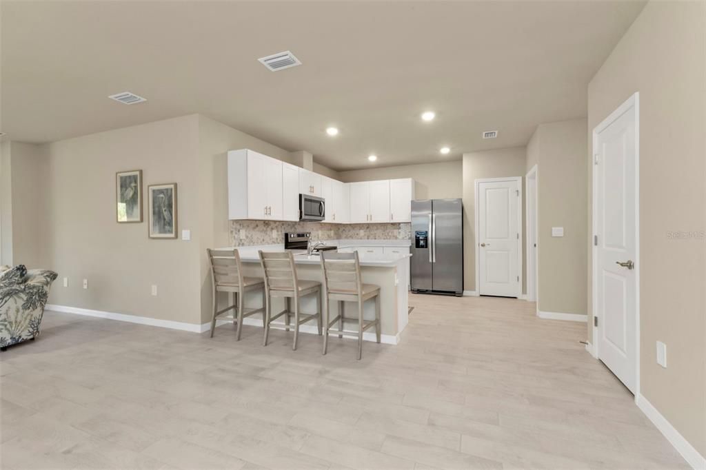 For Sale: $324,900 (2 beds, 2 baths, 1516 Square Feet)