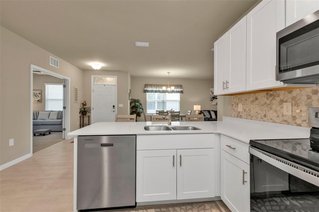 For Sale: $324,900 (2 beds, 2 baths, 1516 Square Feet)