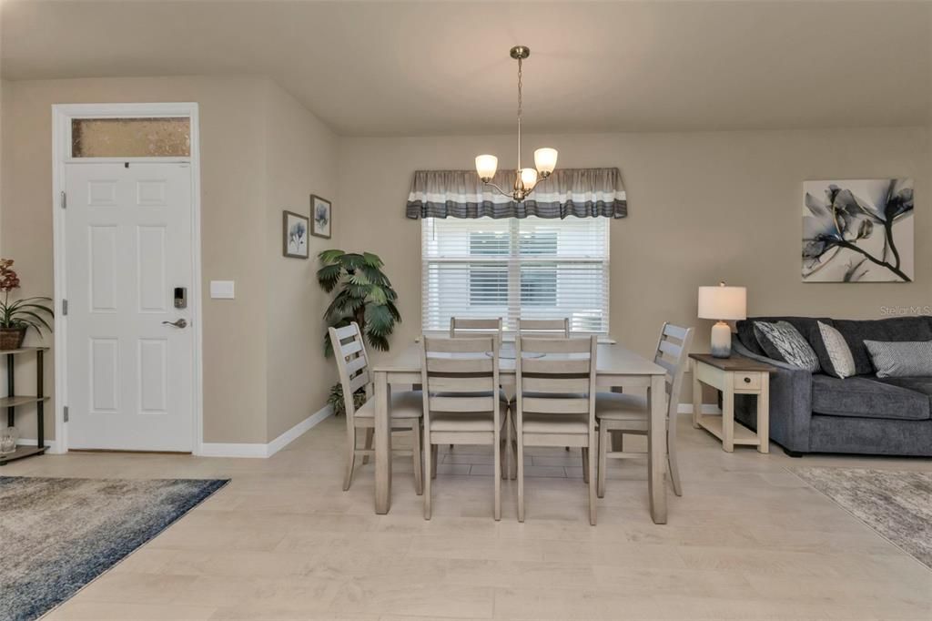 For Sale: $324,900 (2 beds, 2 baths, 1516 Square Feet)