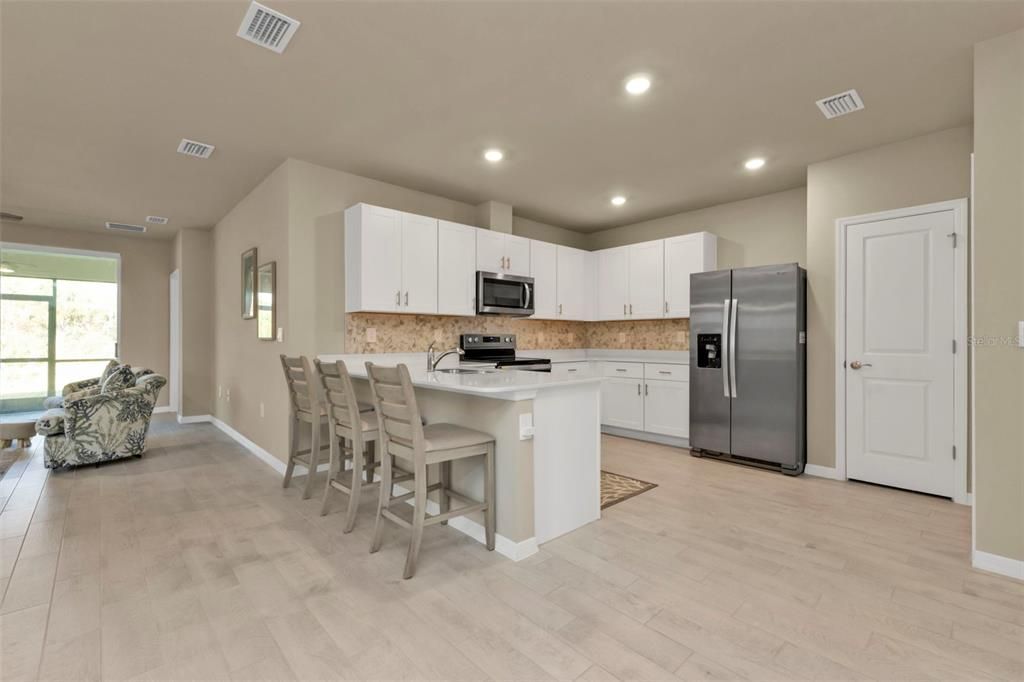 For Sale: $324,900 (2 beds, 2 baths, 1516 Square Feet)