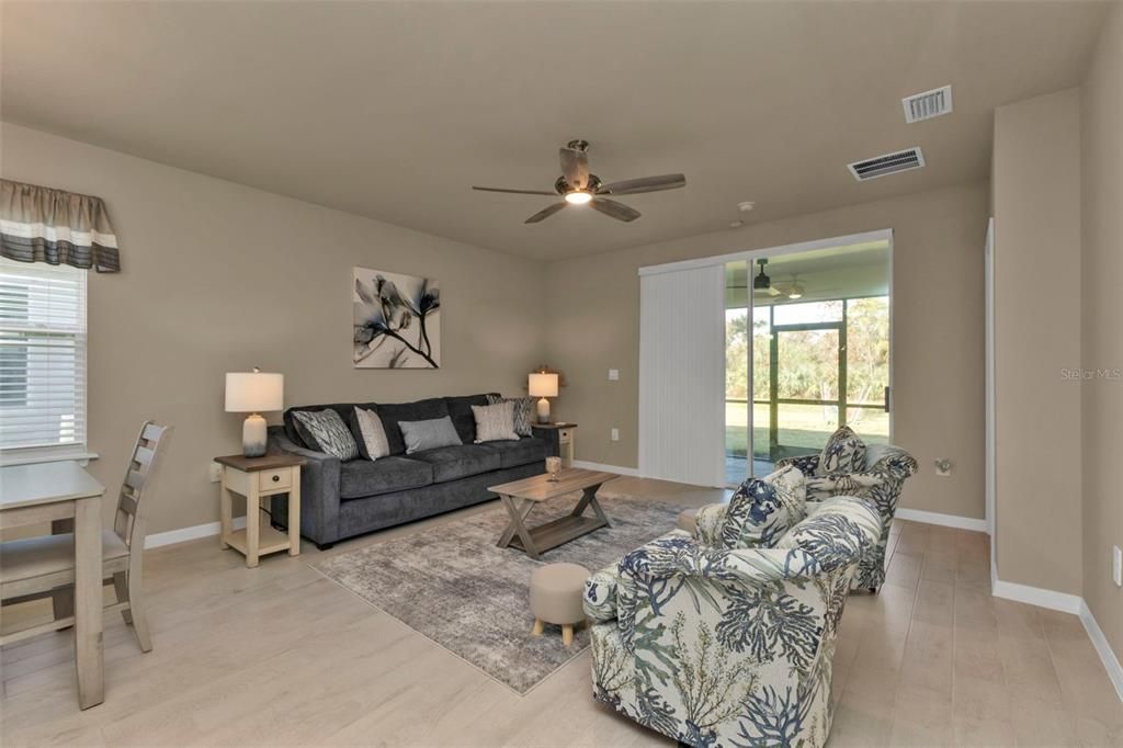 For Sale: $324,900 (2 beds, 2 baths, 1516 Square Feet)