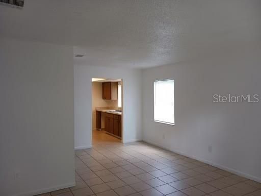 For Rent: $1,695 (2 beds, 1 baths, 872 Square Feet)