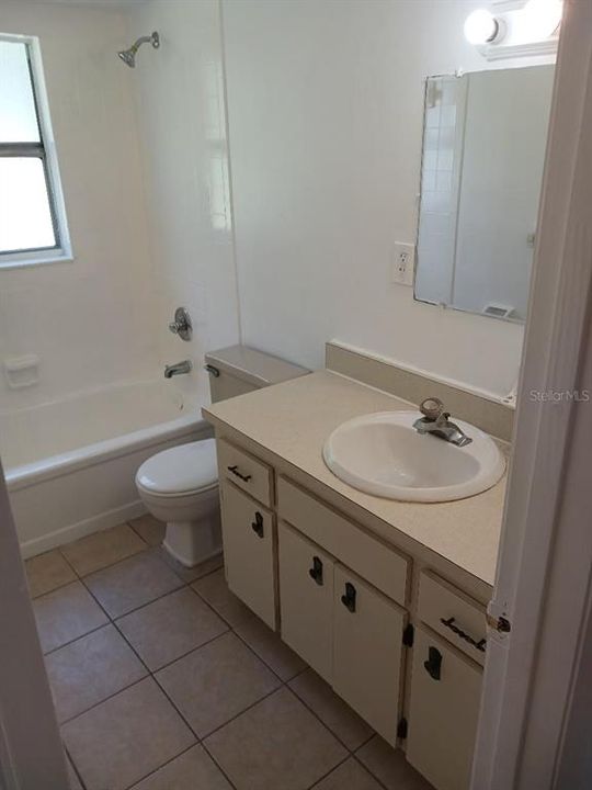 For Rent: $1,695 (2 beds, 1 baths, 872 Square Feet)