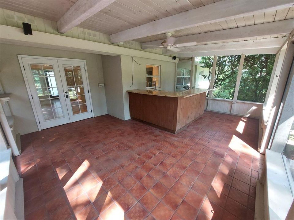 SCREENED LANAI WITH BAR AND SINK