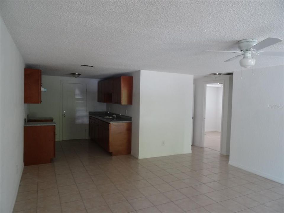 For Rent: $1,595 (2 beds, 1 baths, 798 Square Feet)