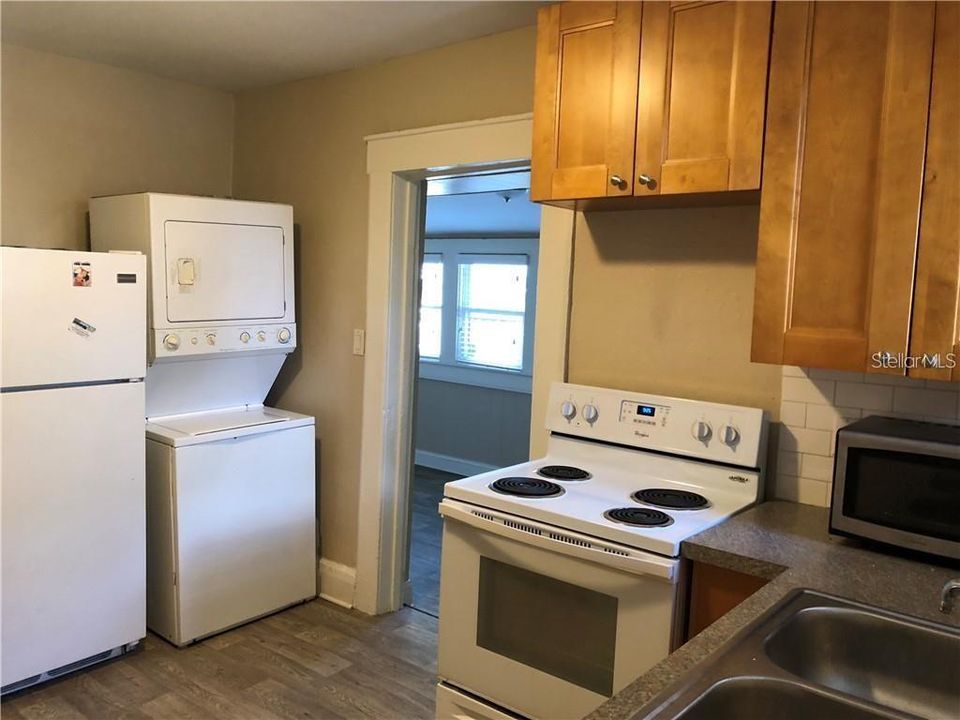 For Rent: $1,400 (1 beds, 1 baths, 750 Square Feet)