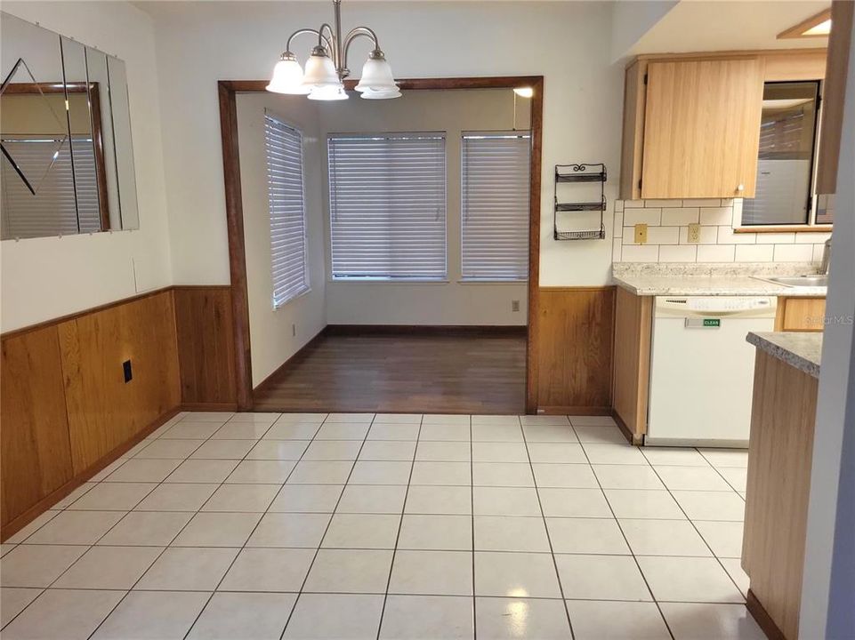 For Rent: $1,500 (2 beds, 2 baths, 990 Square Feet)