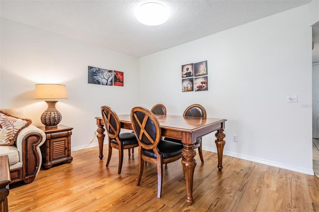 For Sale: $229,900 (2 beds, 2 baths, 1110 Square Feet)