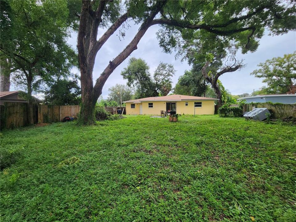 For Sale: $299,000 (3 beds, 2 baths, 1599 Square Feet)