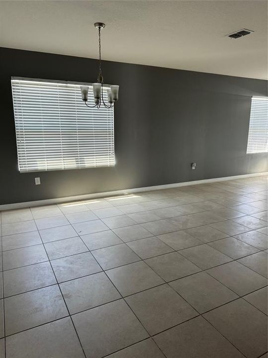 For Rent: $2,500 (4 beds, 2 baths, 1730 Square Feet)