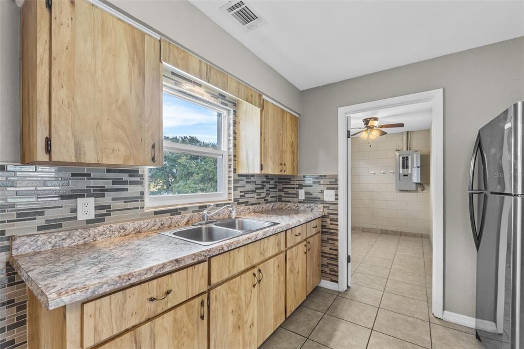 For Sale: $259,900 (3 beds, 2 baths, 1231 Square Feet)