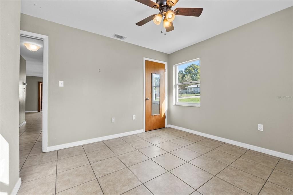 For Sale: $259,900 (3 beds, 2 baths, 1231 Square Feet)